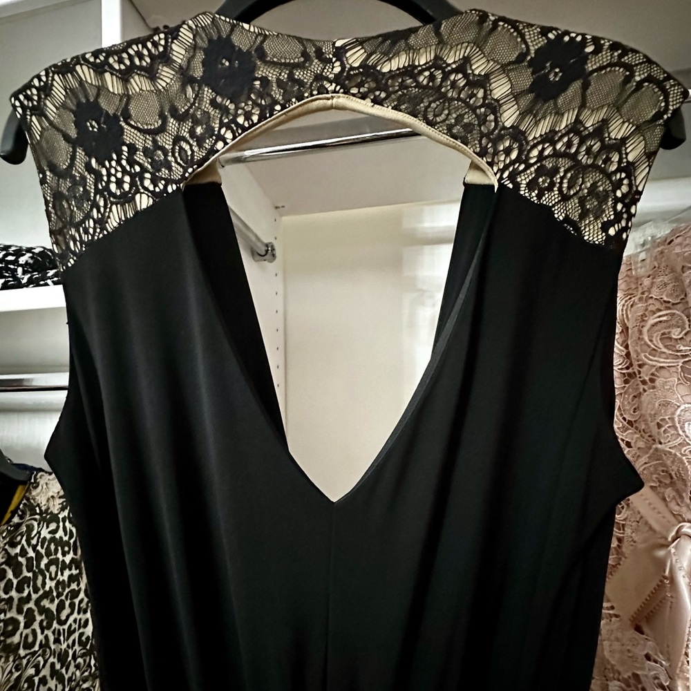 Black Lace Shoulder Jumpsuit 🖤 Used Once! Excellent Condition ✨ Large/ Sz. 12 - Picture 9 of 11